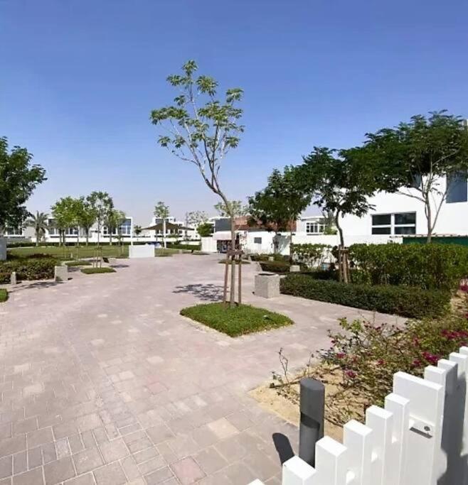 دبي Specious 3 Bedrooms With Maid Room Villa المظهر الخارجي الصورة